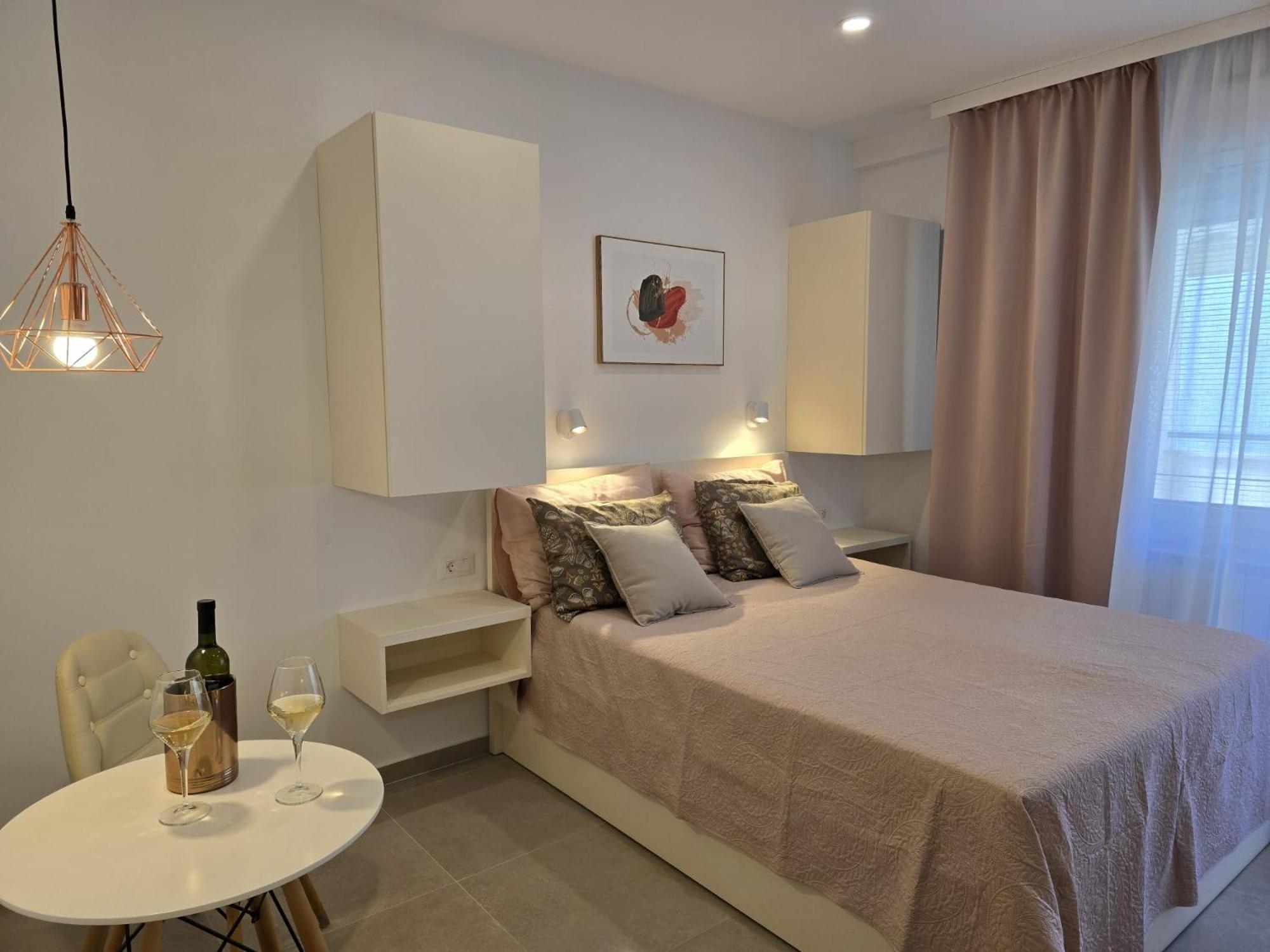 Rooms & Apartments Villa Anka Tucepi Bagian luar foto