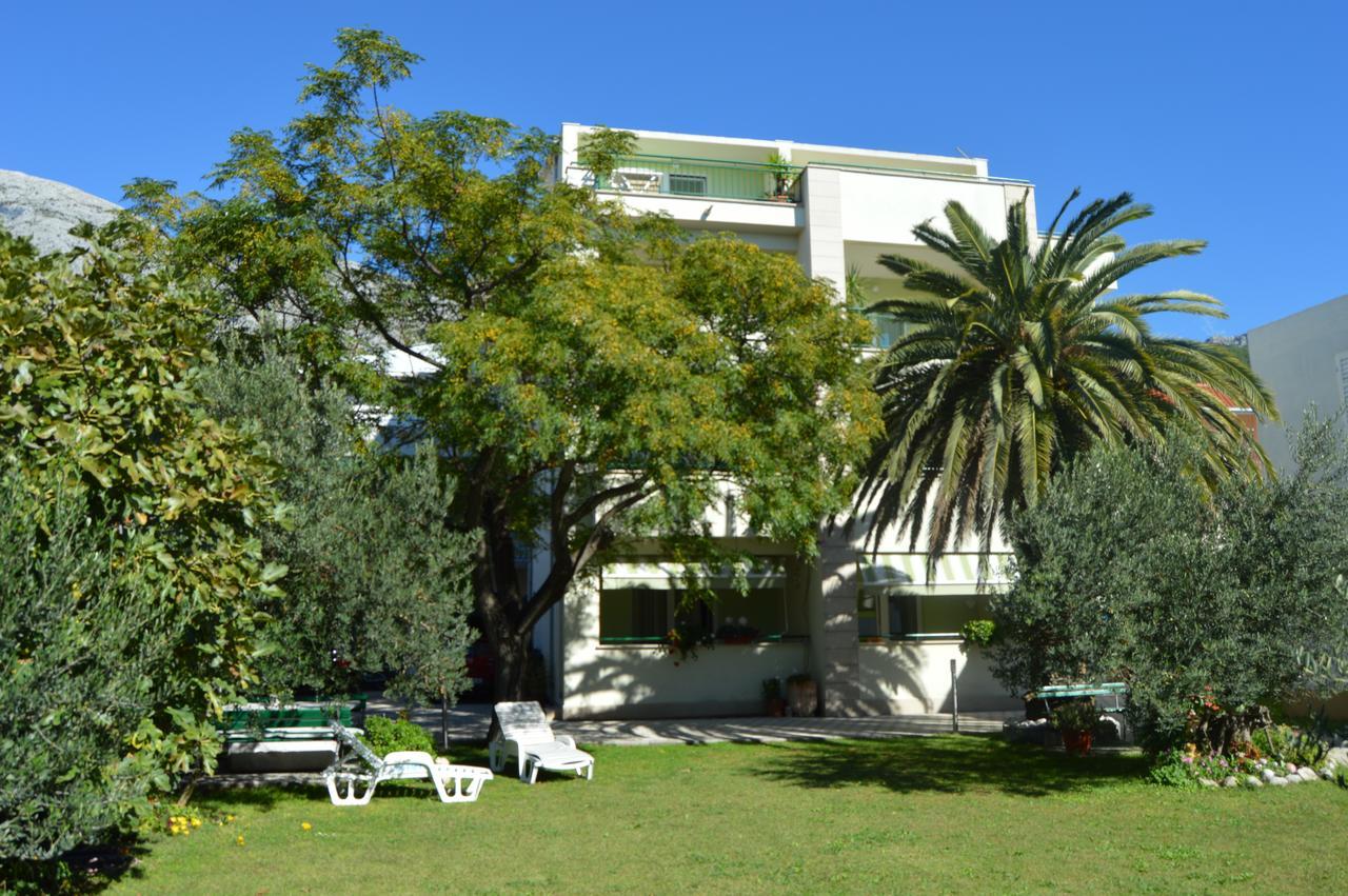 Rooms & Apartments Villa Anka Tucepi Bagian luar foto